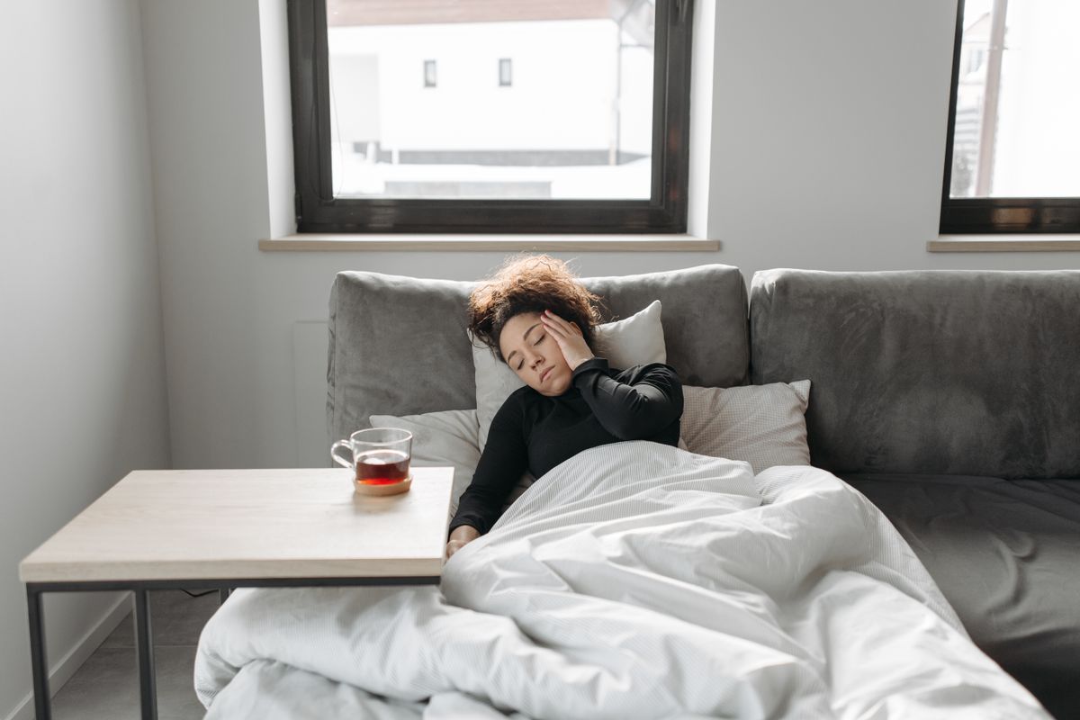 Maux de tête après l’arrêt de l’alcool : pourquoi et que faire ?