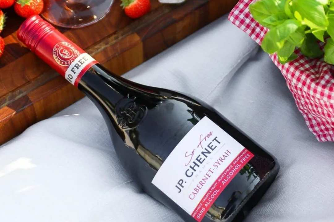 JP Chenet sans alcool : un vin innovant pour tous les moments